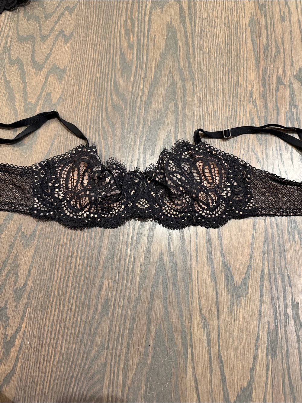 Victoria’s Secret Black Lace Underwire Bra - Elegant Lace Design